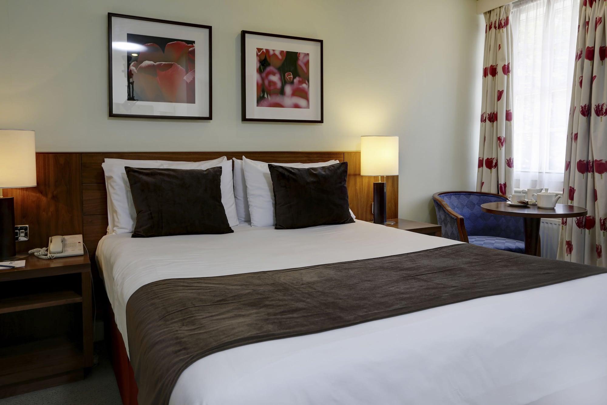 Best Western Ship Hotel Weybridge Buitenkant foto
