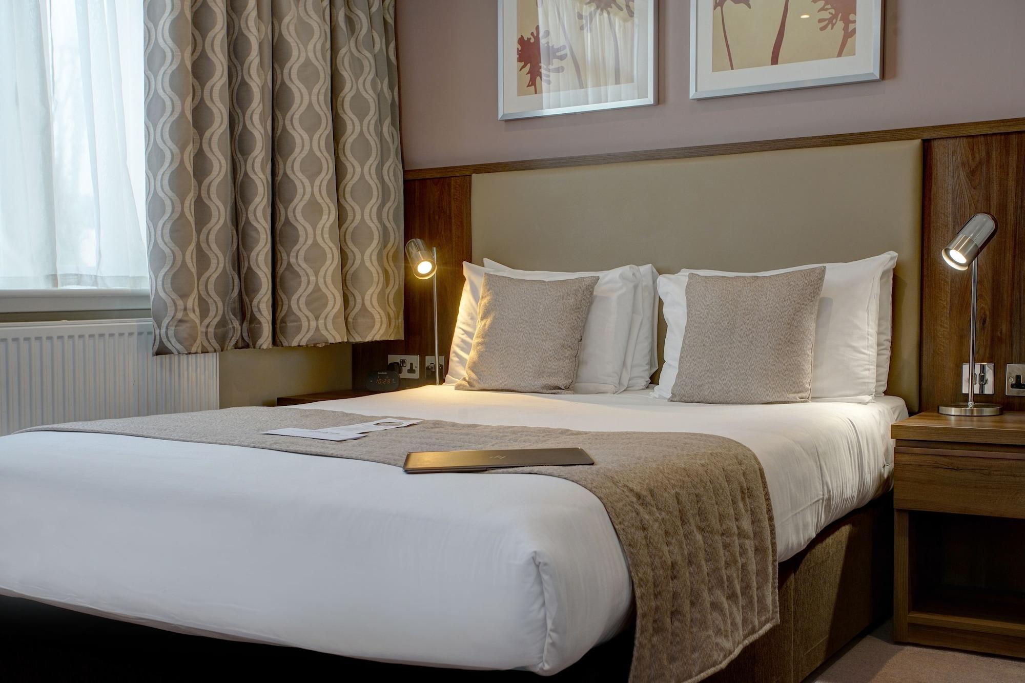 Best Western Ship Hotel Weybridge Buitenkant foto