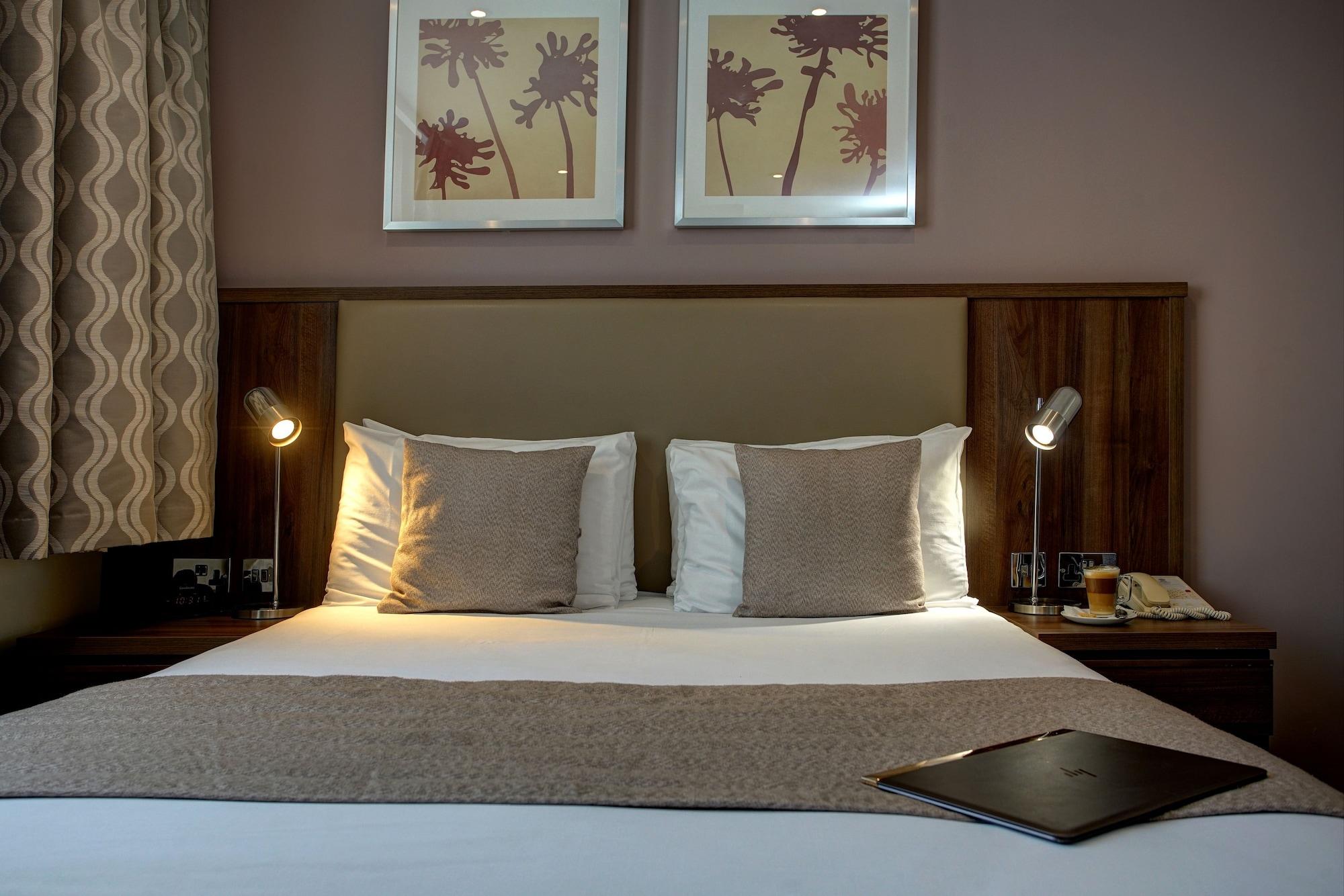 Best Western Ship Hotel Weybridge Buitenkant foto