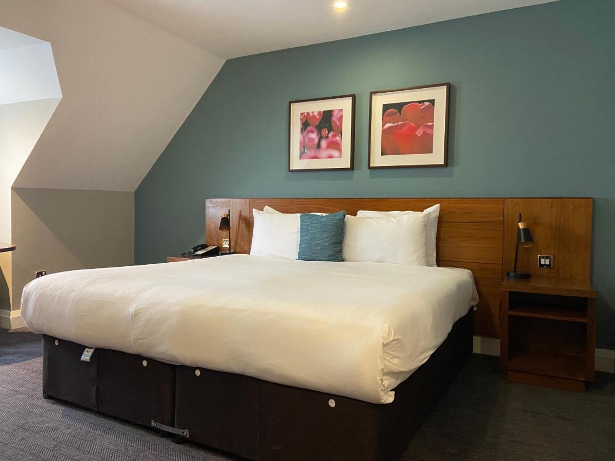 Best Western Ship Hotel Weybridge Buitenkant foto