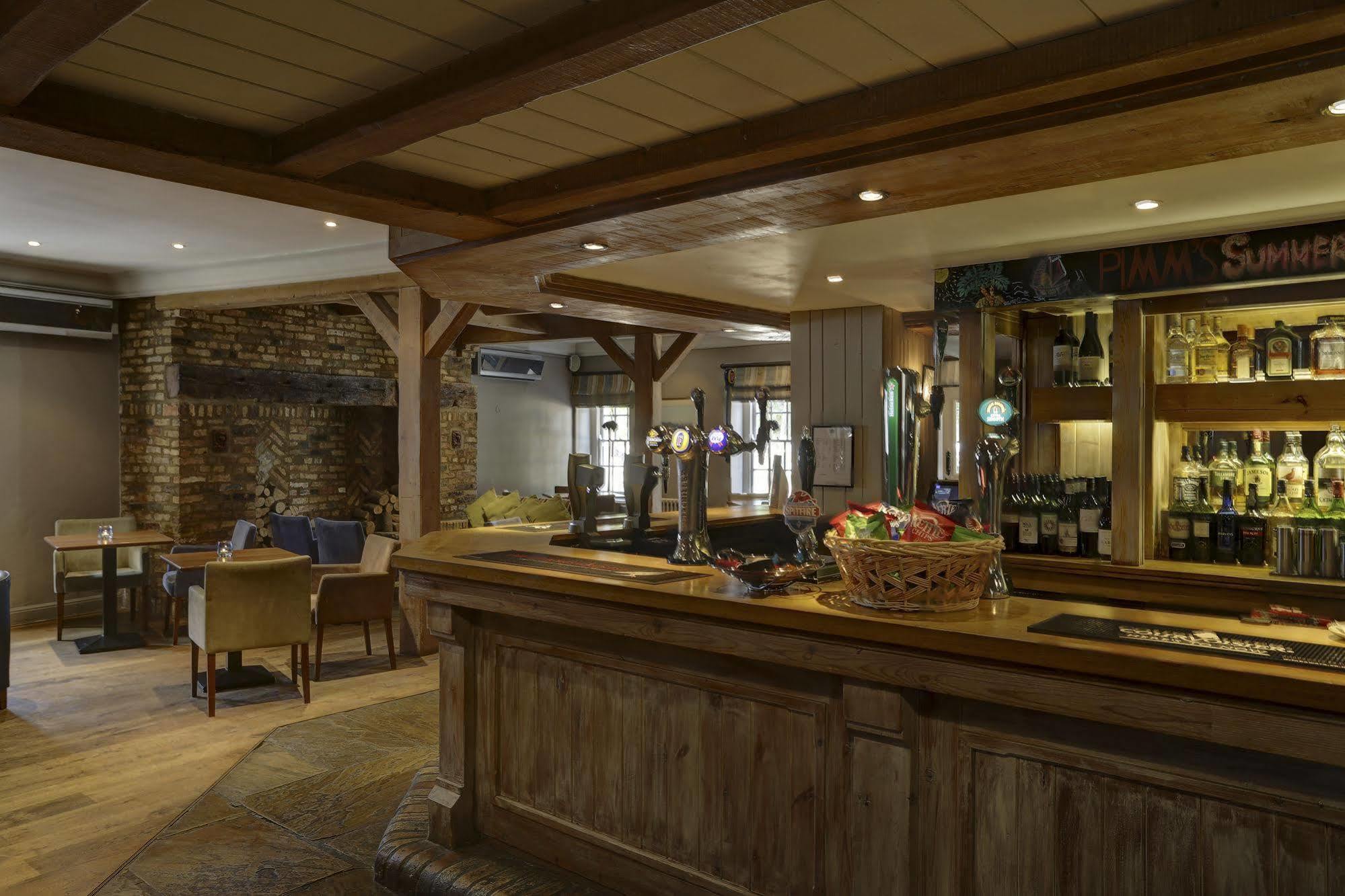 Best Western Ship Hotel Weybridge Buitenkant foto